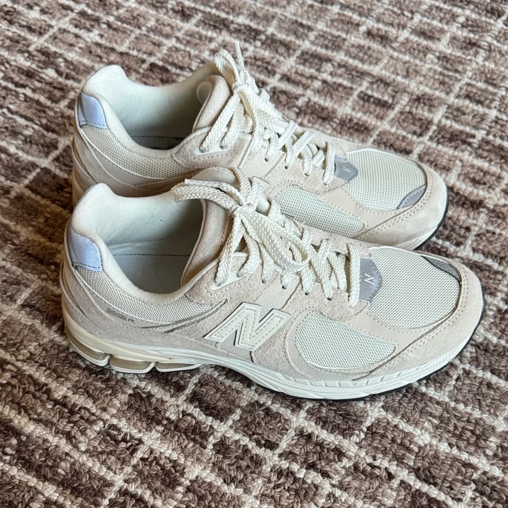 New Balance 2002r - Picture 3 of 5